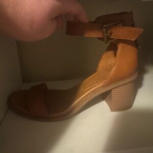 Zodiac Tan Heels Sleek and Sophisticated